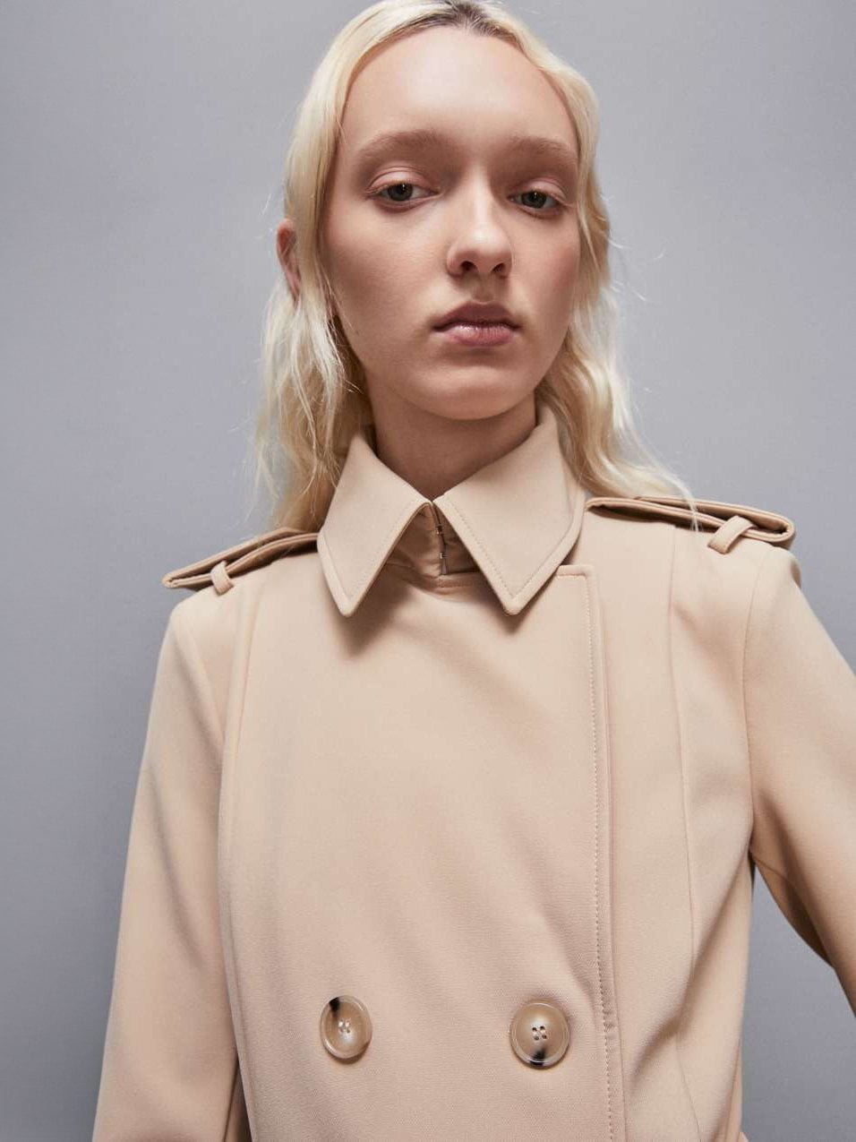 P Pepe Trench 8O0137